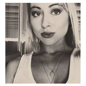 Meet your Posher, Angelique